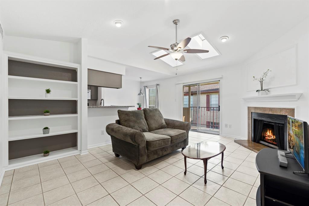 2120 El Paseo Street 2206