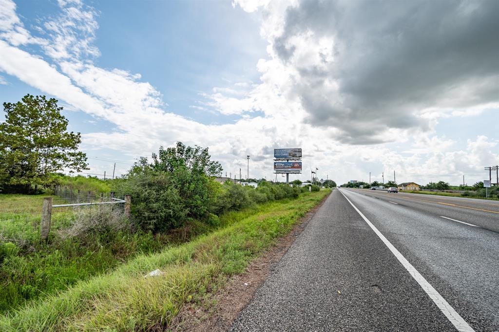 00 Hwy 6, Hitchcock, Texas image 11