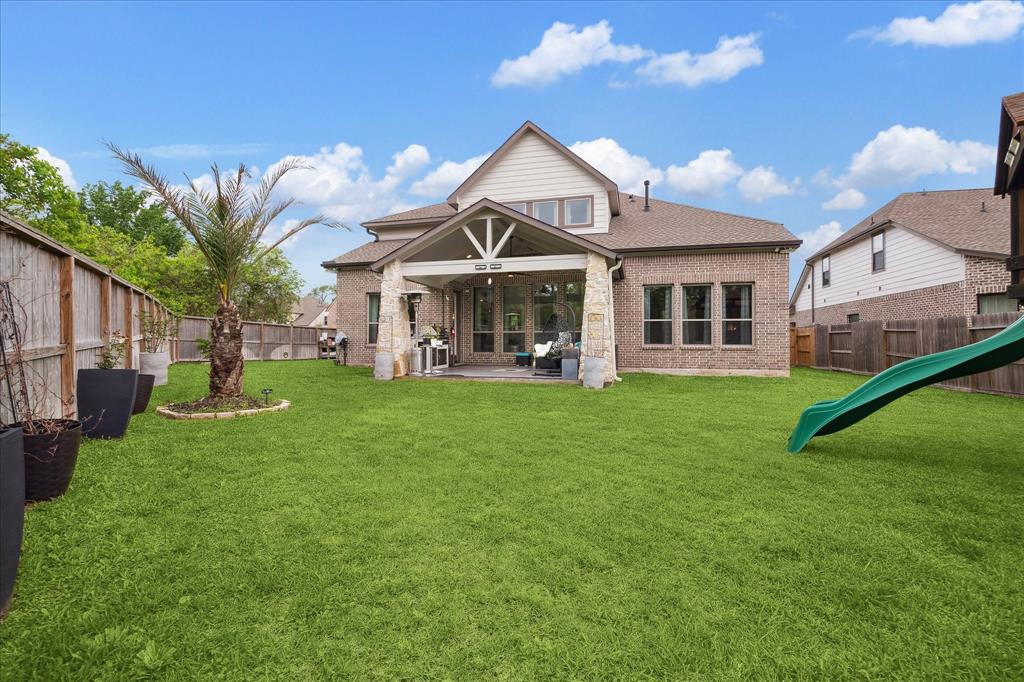 8826 Forest Side Drive, Missouri City, Texas image 32