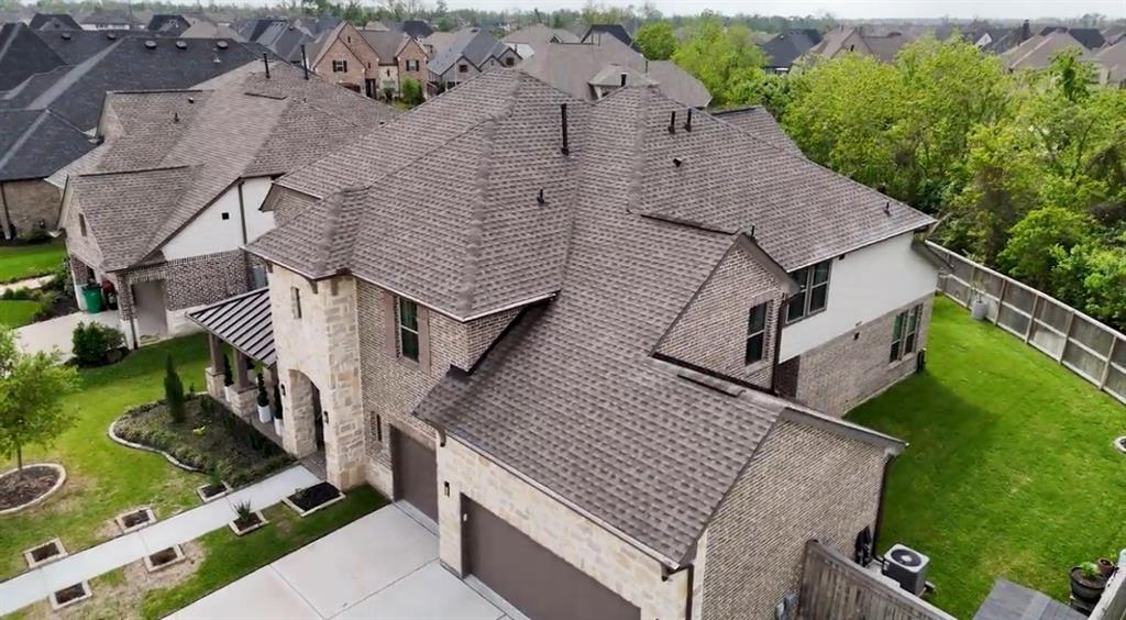 8826 Forest Side Drive, Missouri City, Texas image 4