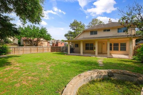 Single Family Residence in Sugar Land TX 12802 Stancliff Oaks Street 1.jpg