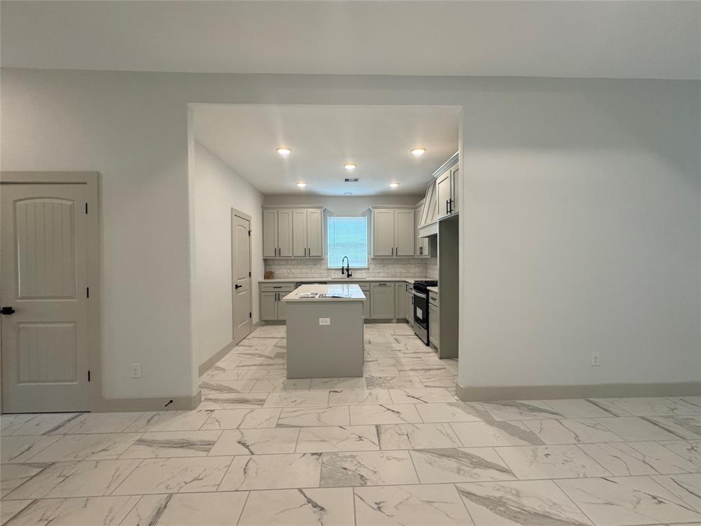 501 Valley Brook Drive, La Porte, Texas image 6