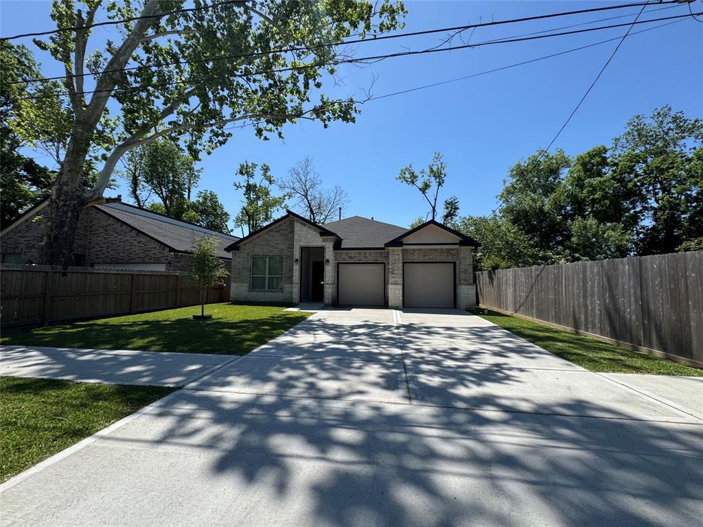 501 Valley Brook Drive, La Porte, Texas image 1
