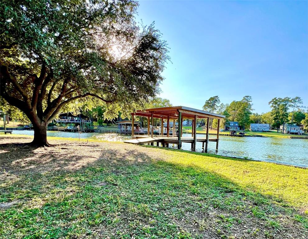 42 Lake Shore Drive, Huntsville, Texas image 5