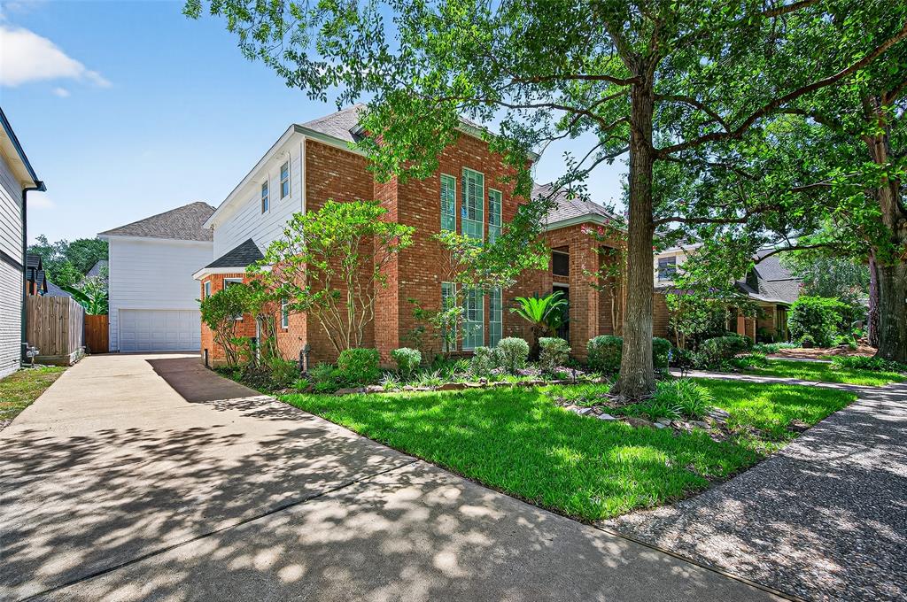 1035 Flagmore Drive