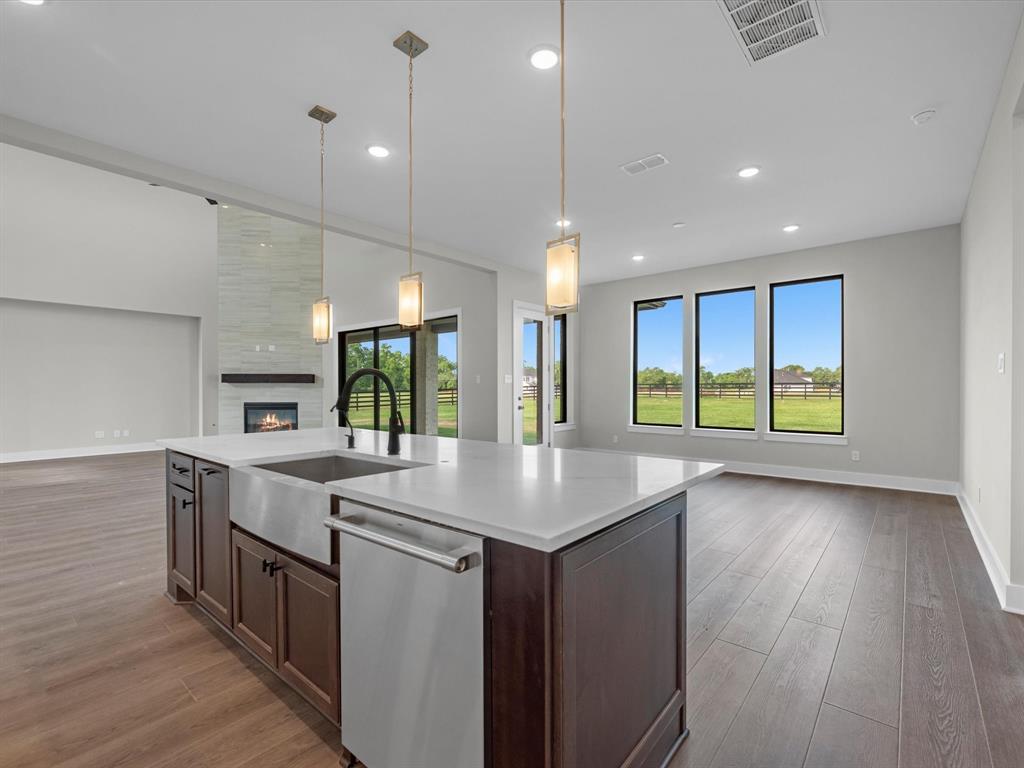 19 Woodland Creek Court