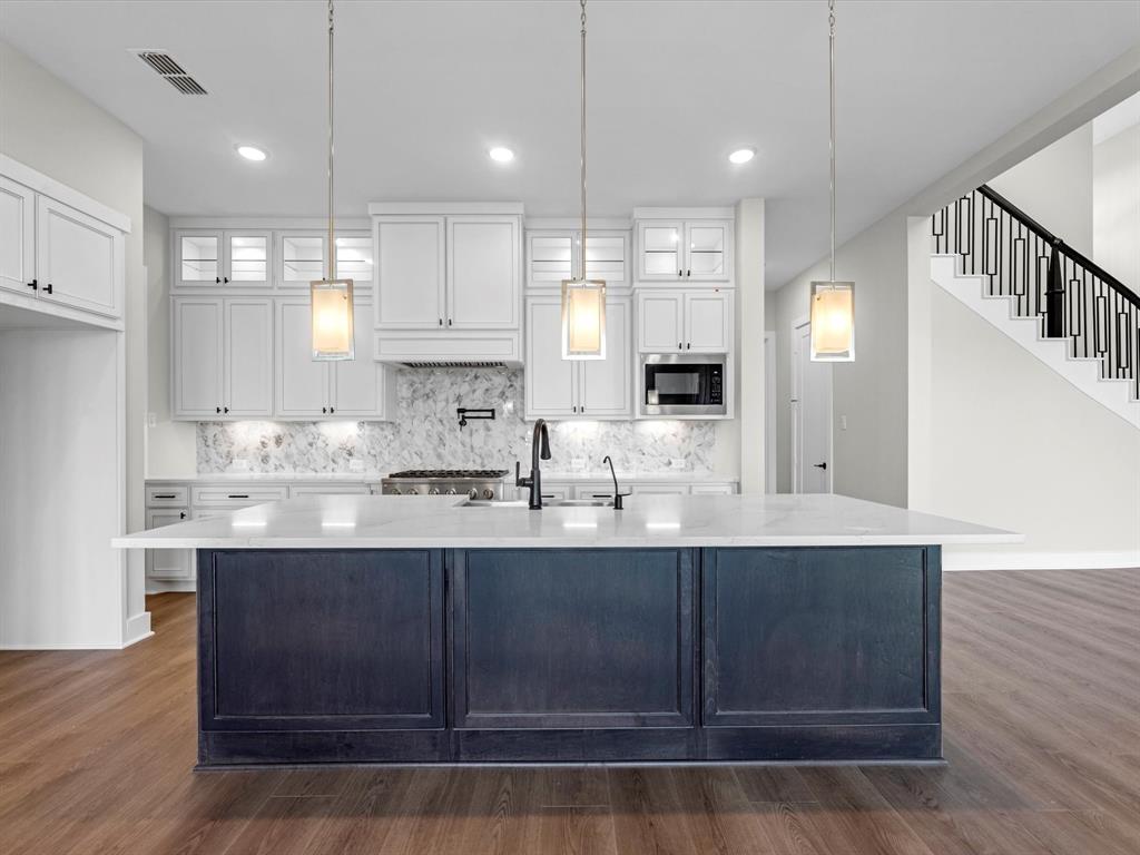 19 Woodland Creek Court