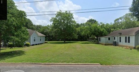 Photo of 500 E Watt Street, El Campo, TX 77437 (MLS # 79553457)