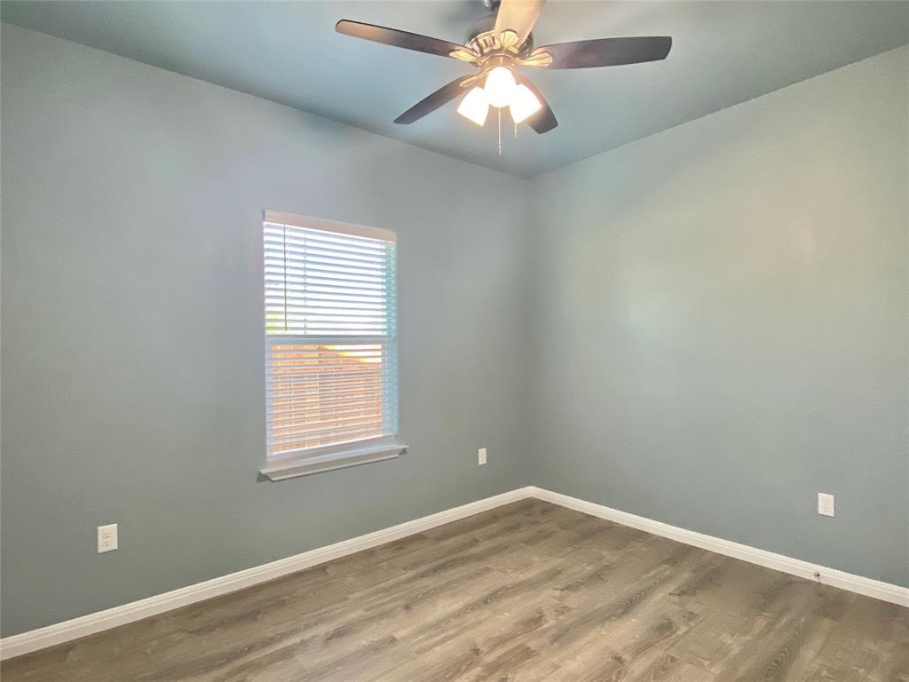 754 W Columbus Street, Giddings, Texas image 27