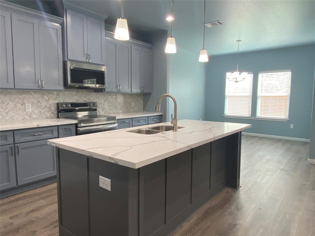 754 W Columbus Street, Giddings, Texas image 12
