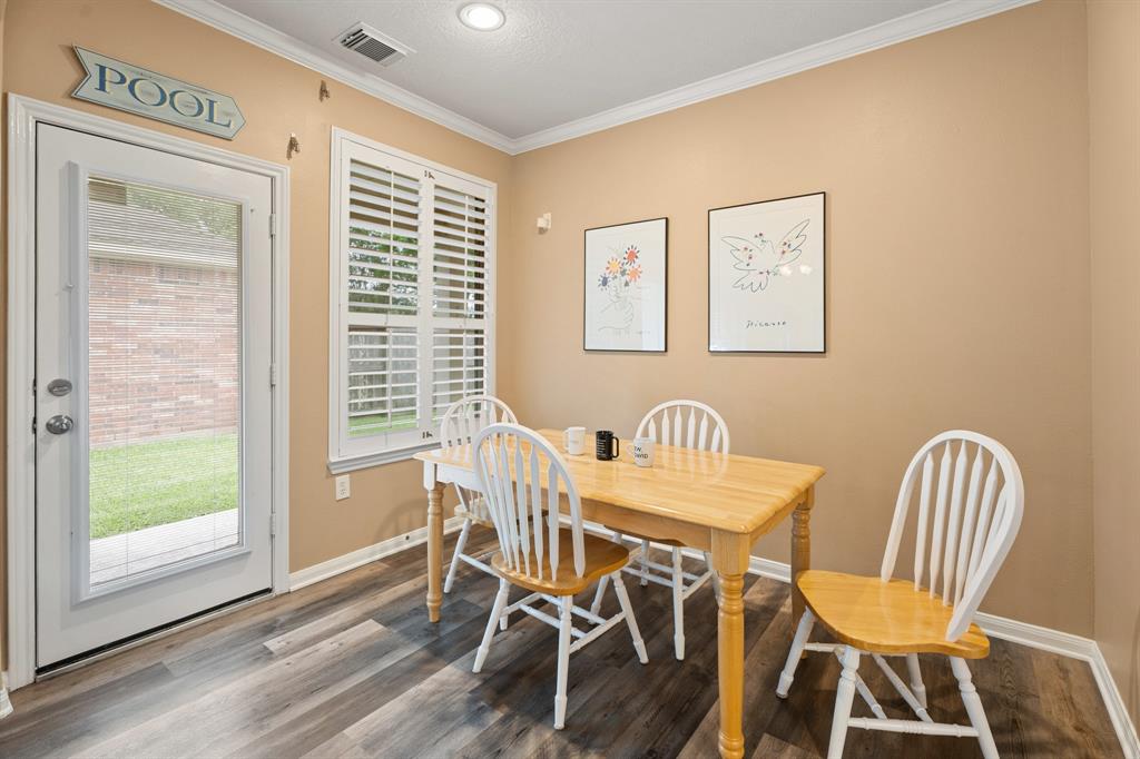 2220 W Marsala Drive, Pearland, Texas image 8