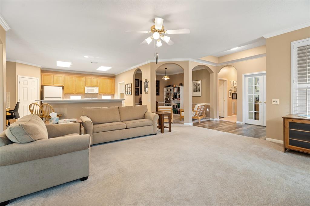 2220 W Marsala Drive, Pearland, Texas image 4