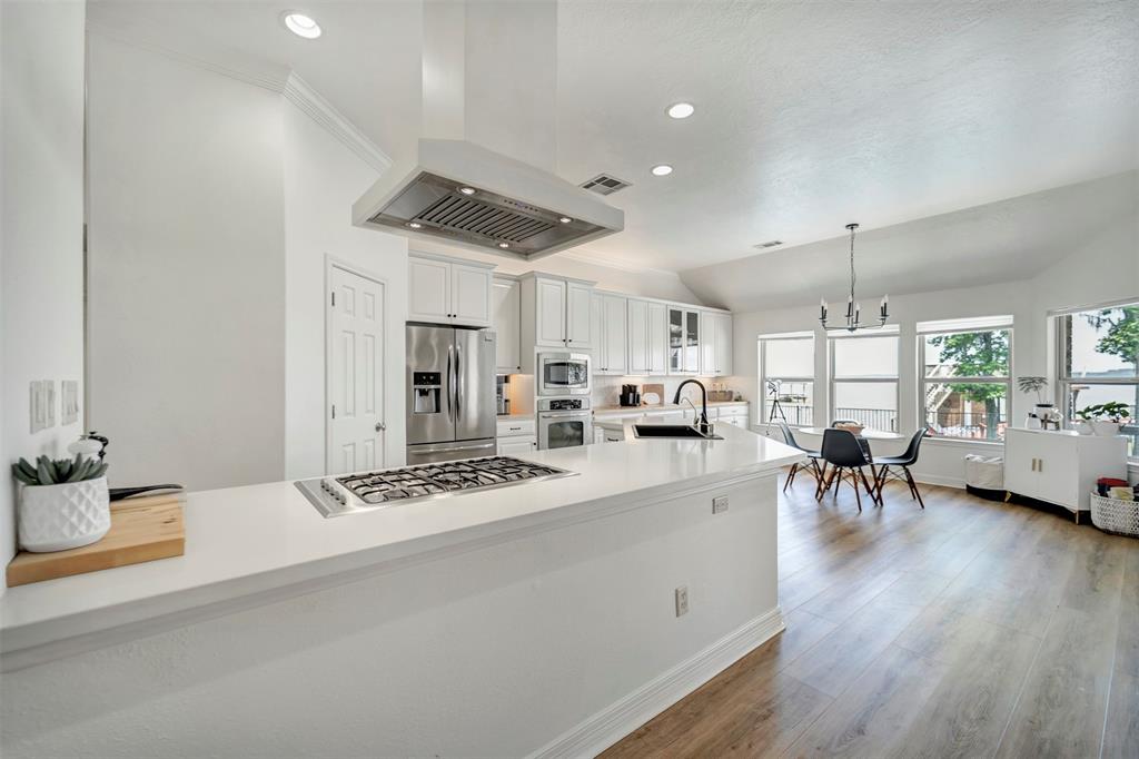 111 Venice Way, Huntsville, Texas image 14