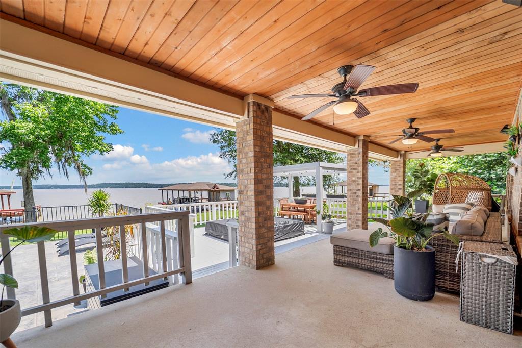 111 Venice Way, Huntsville, Texas image 30