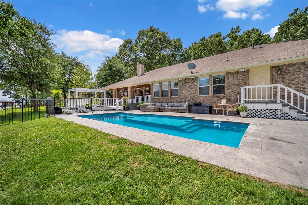111 Venice Way, Huntsville, Texas image 25