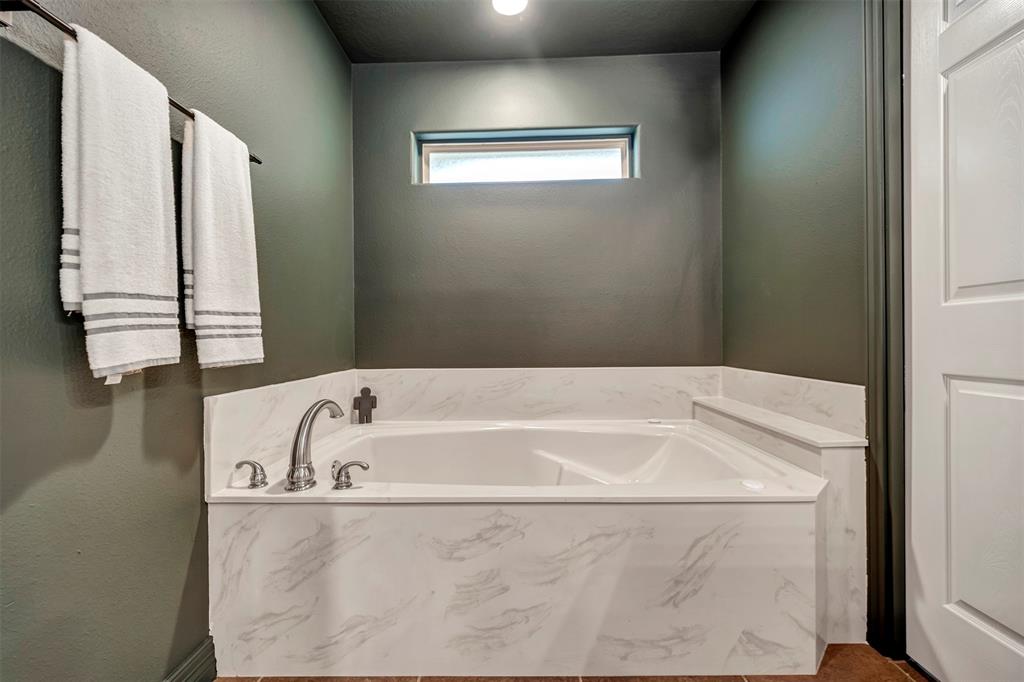 111 Venice Way, Huntsville, Texas image 36