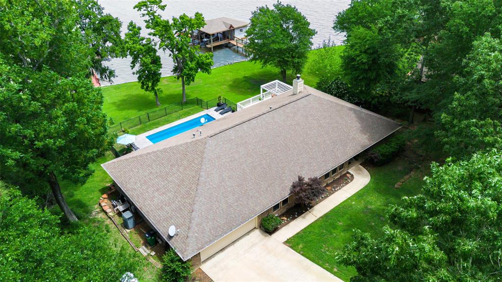 111 Venice Way, Huntsville, Texas image 4