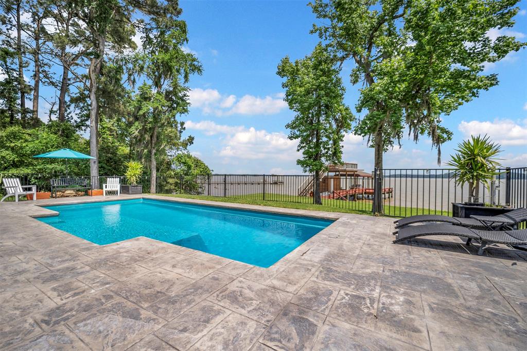 111 Venice Way, Huntsville, Texas image 23