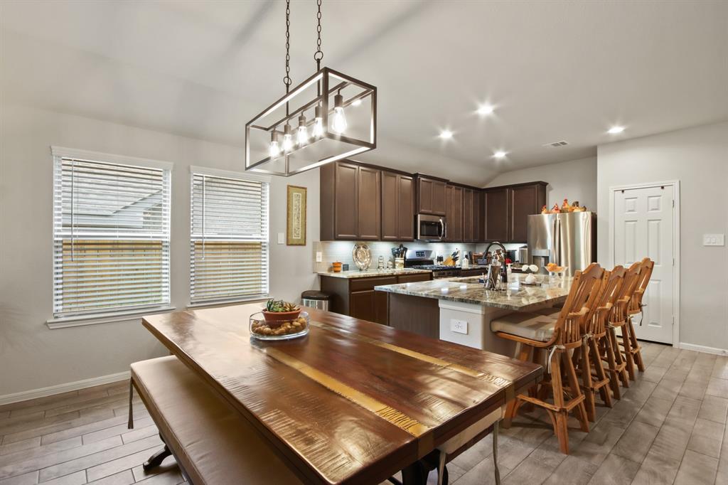 914 Golden Willow Lane, Conroe, Texas image 11