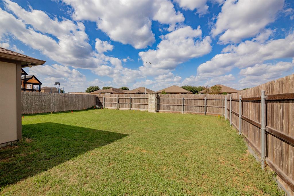 208 Villaggio Circle, Victoria, Texas image 10