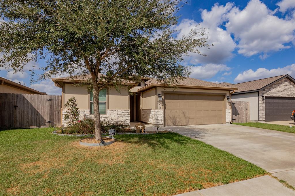 208 Villaggio Circle, Victoria, Texas image 4