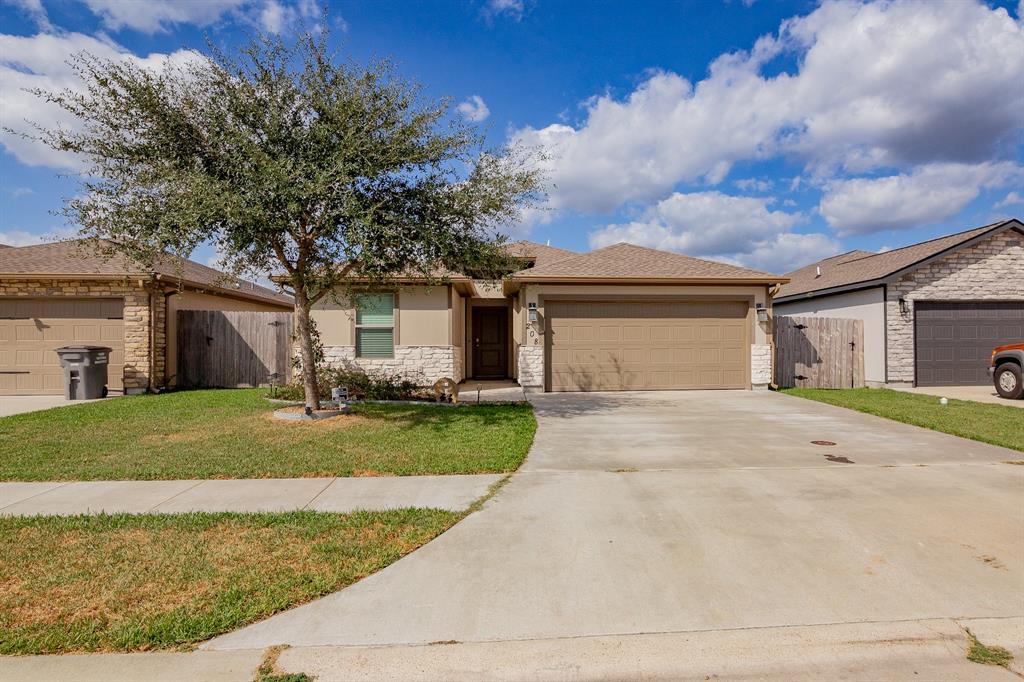 208 Villaggio Circle, Victoria, Texas image 2