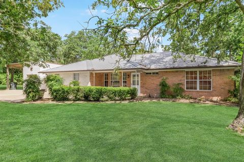 36 Jamaica Lane Normangee TX 77871