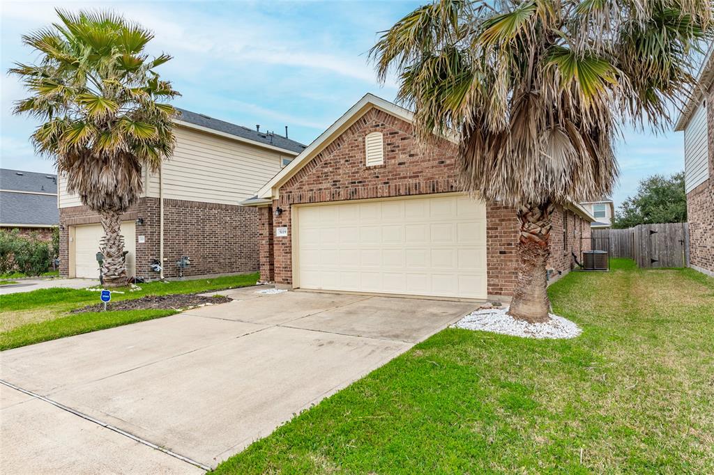 5119 Lagoon Court, Bacliff, Texas image 2