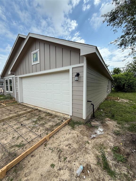 608 Yupon Street, Baytown, Texas image 5