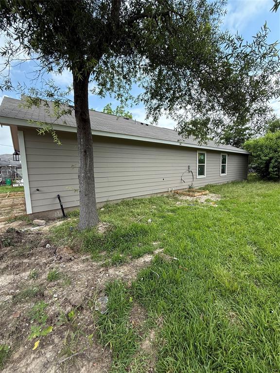 608 Yupon Street, Baytown, Texas image 6