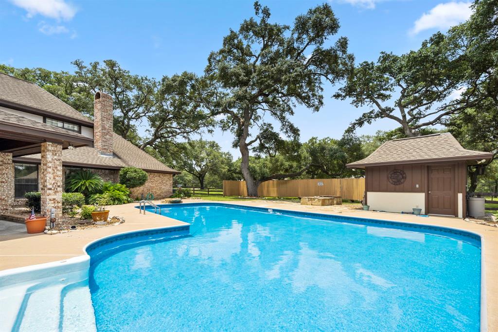 1029 Live Oak, Weimar, Texas image 35