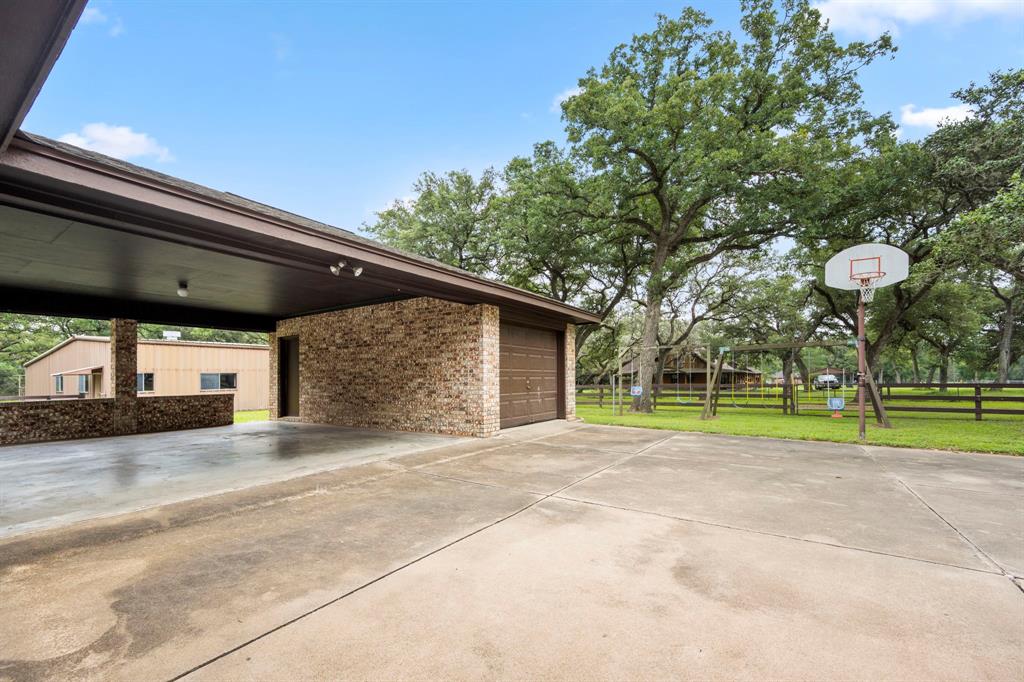 1029 Live Oak, Weimar, Texas image 33