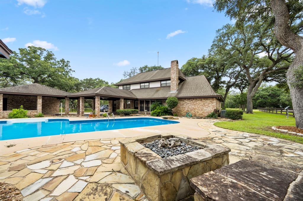 1029 Live Oak, Weimar, Texas image 37