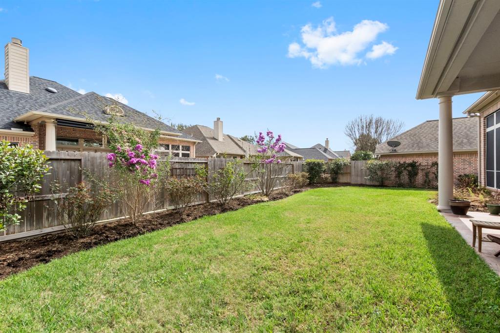 8826 Rippling Water Drive, Sugar Land, Texas image 36