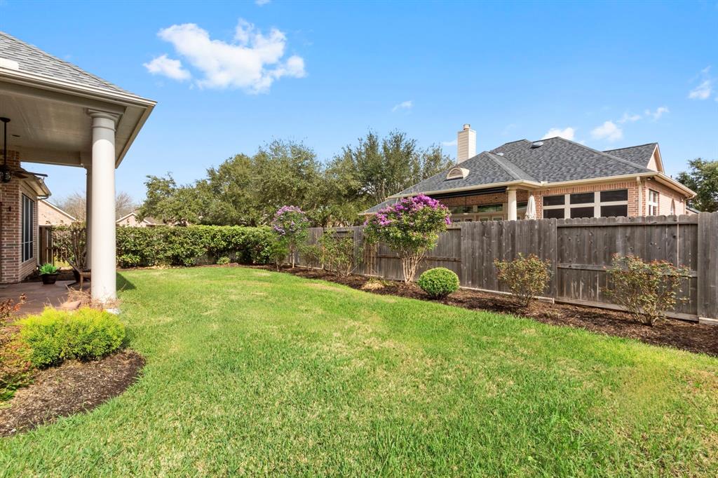 8826 Rippling Water Drive, Sugar Land, Texas image 37