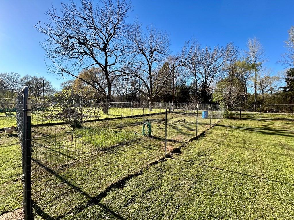 213 Sherry Lane, Palestine, Texas image 24