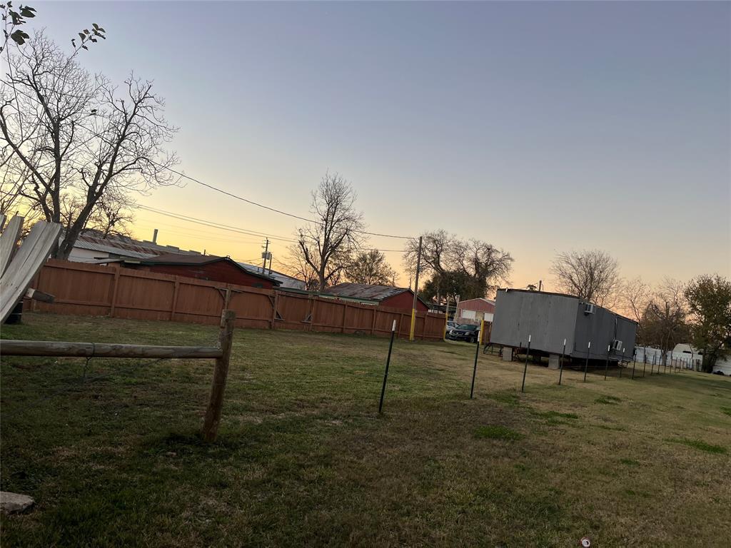 16305 De Zavalla Road