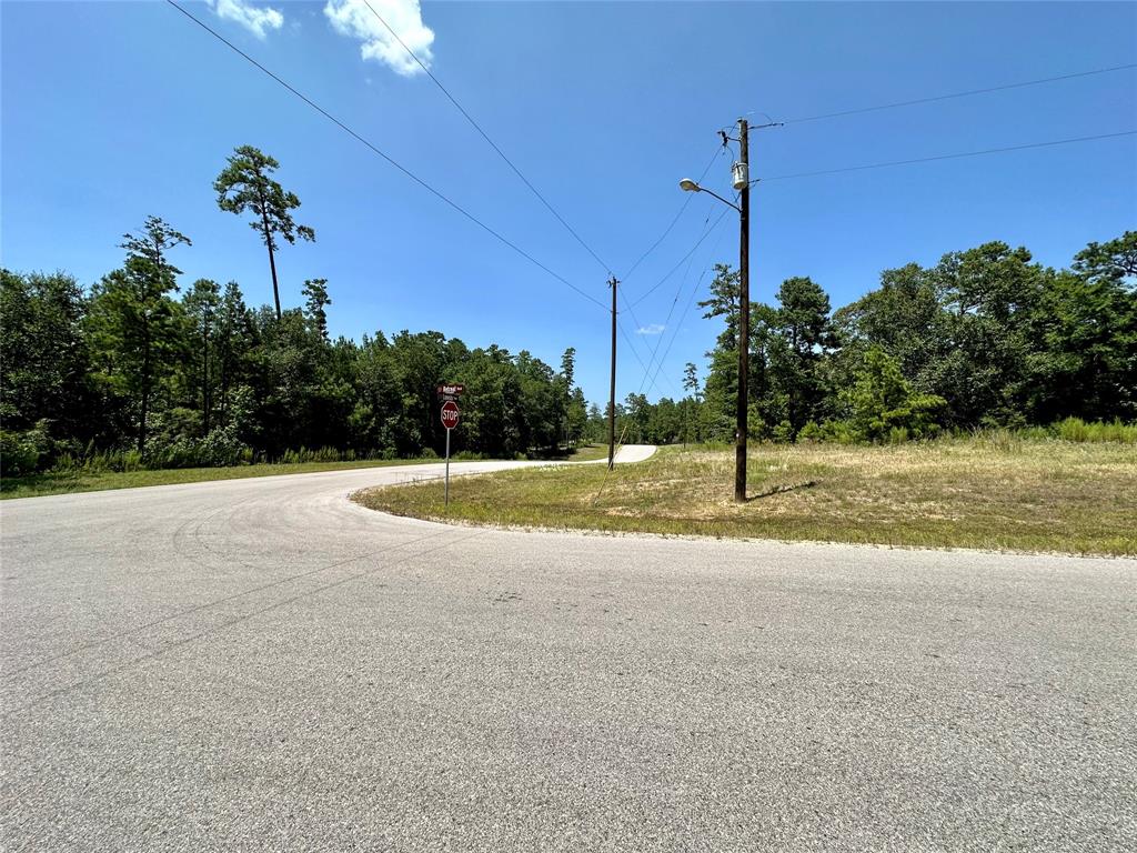 Retreat Road, Huntsville, Texas image 8