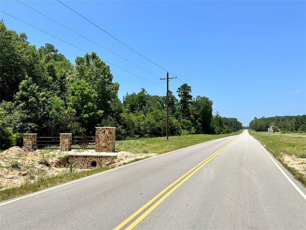Retreat Road, Huntsville, Texas image 9