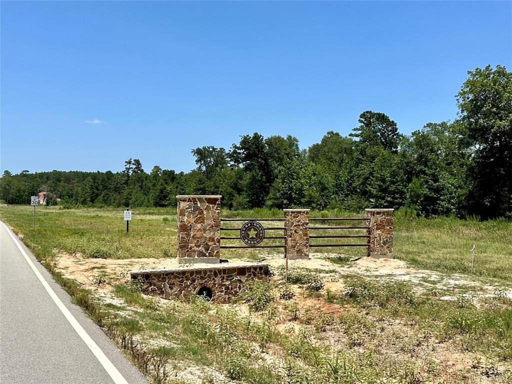 Retreat Road, Huntsville, Texas image 10