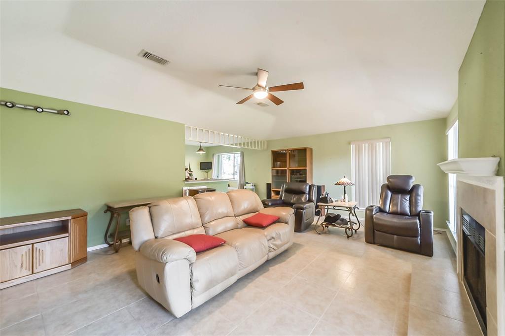 12715 Old Manse Court, Sugar Land, Texas image 5