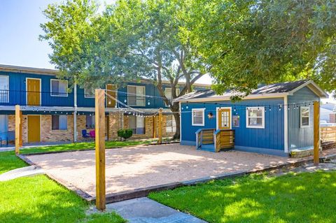 Photo of 1305 Memorial Drive Drive #32, Baytown, TX 77520 (MLS # 50583237)