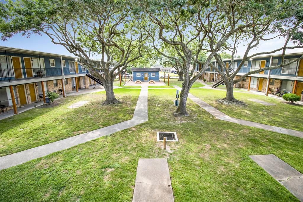 1305 Memorial Drive Drive 32