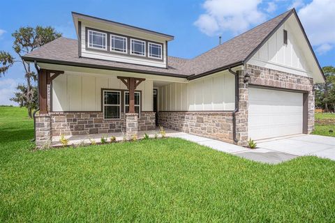 Photo of 2102 Twin Lakes Boulevard, West Columbia, TX 77486 (MLS # 83090651) Photo of 2102 Twin Lakes Boulevard, West Columbia, TX 77486 (MLS # 83090651)