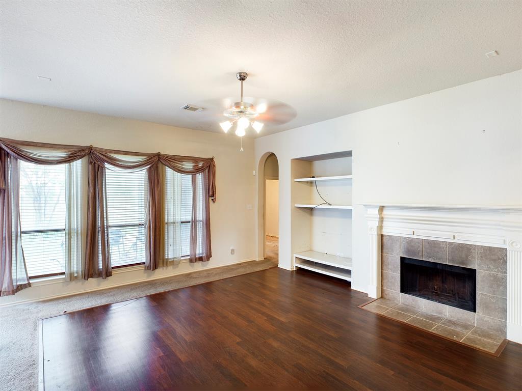 2306 Caroline Park Ln