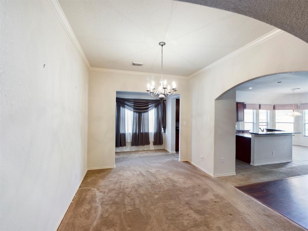 2306 Caroline Park Ln