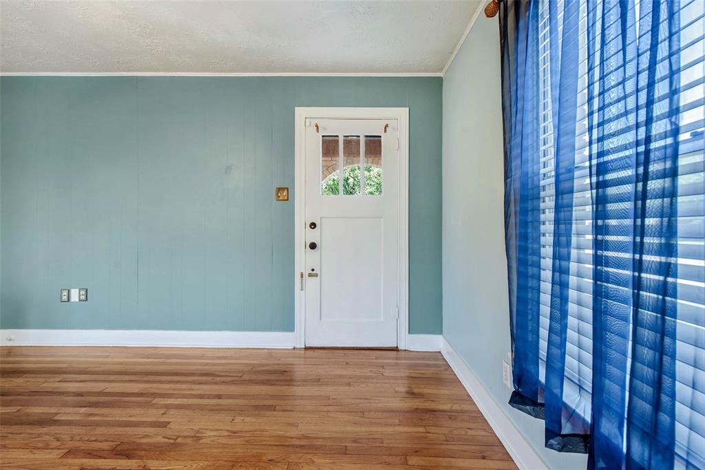 201 N Coulter Drive, Bryan, Texas image 5