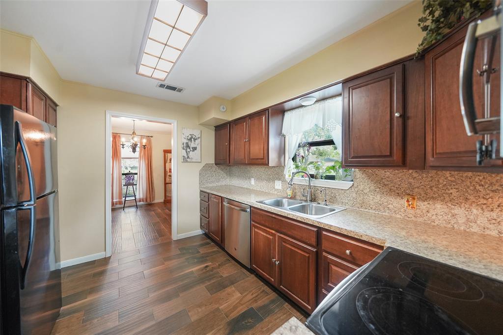 15542 Edenvale Street, Friendswood, Texas image 13