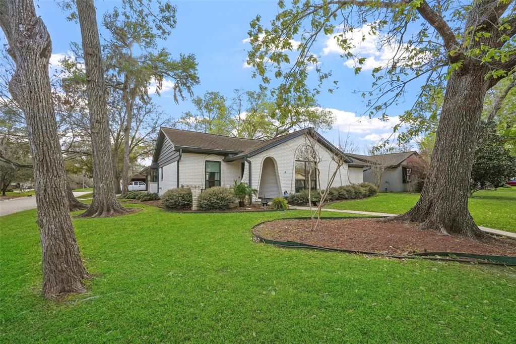 15542 Edenvale Street, Friendswood, Texas image 30