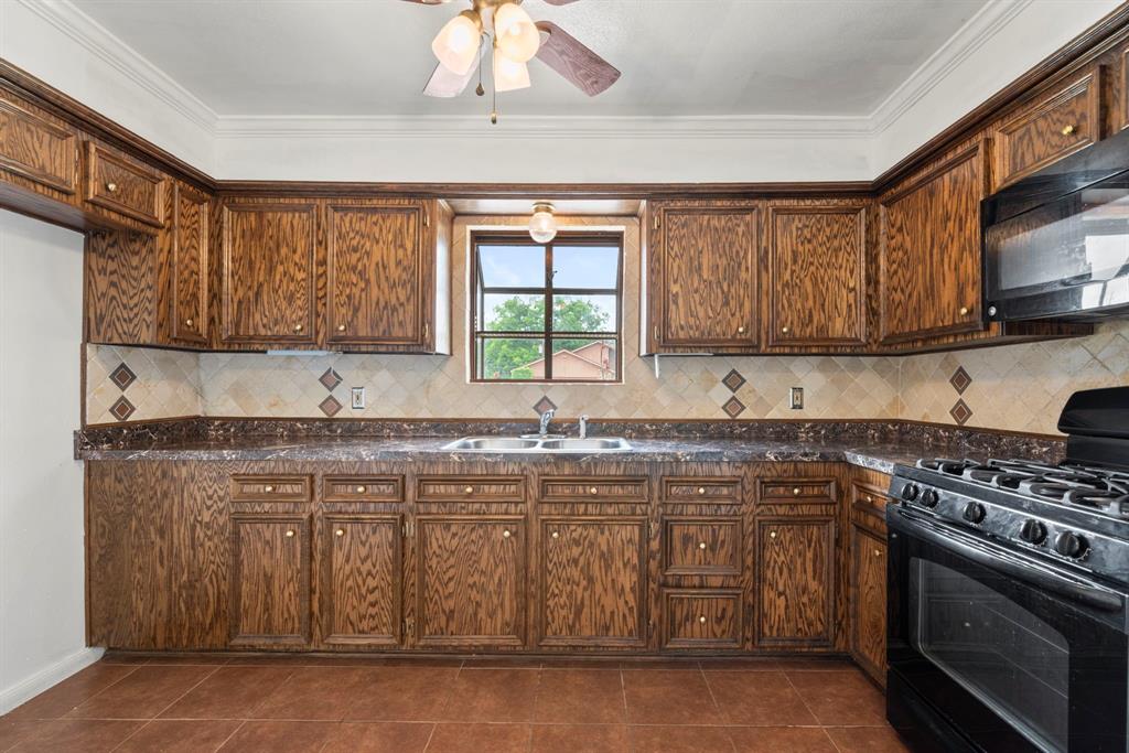 1110 Iowa Street, South Houston, Texas image 10